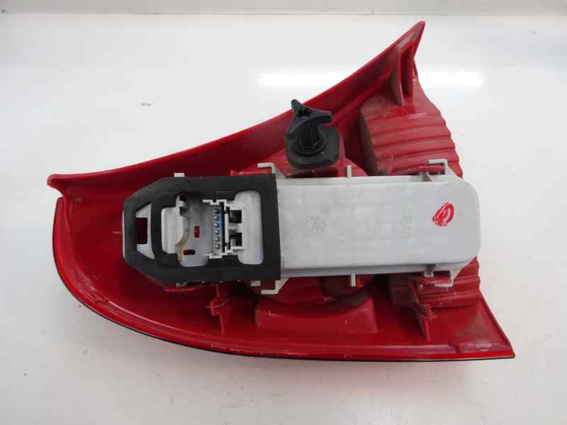 PILOTO TRASERO DERECHO RENAULT CLIO 1.2 MT 75CV