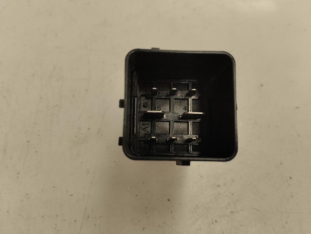CAJA PRECALENTAMIENTO PEUGEOT 208 1.4 HDI MT 68CV
