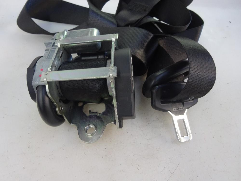 CINTURON SEGURIDAD DELANTERO DERECHO MITSUBISHI COLT 1.3 MT 95CV