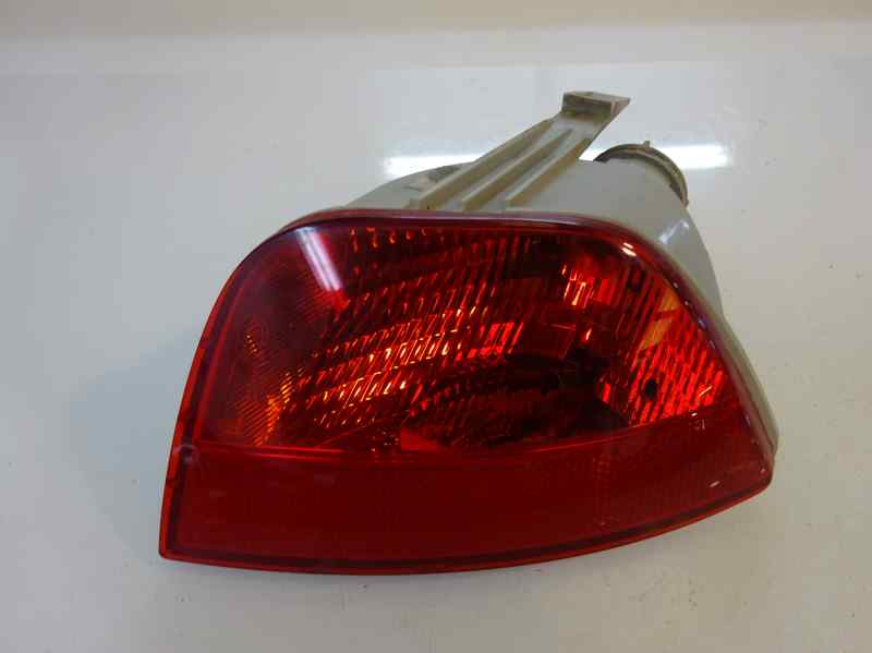 FARO ANTINIEBLA TRASERO IZQUIERDO FORD FOCUS 1.6 MT 101CV