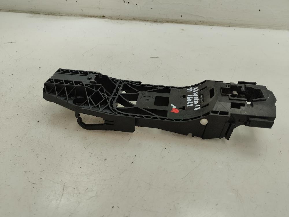 SOPORTE MANETA EXTERIOR PUERTA TRASERA IZQUIERDA AUDI A3 2017 1.5 MT 150CV | 110KW