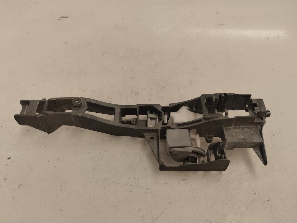 SOPORTE MANETA EXTERIOR DELANTERA DERECHA PEUGEOT 5008 1.6D MT 112CV