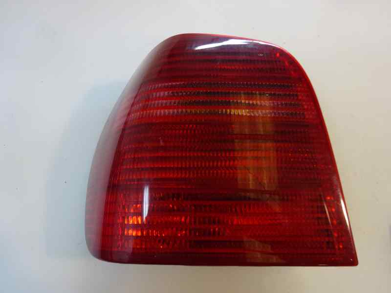 PILOTO TRASERO IZQUIERDO VOLKSWAGEN POLO 1.4 MT 60CV | 44KW