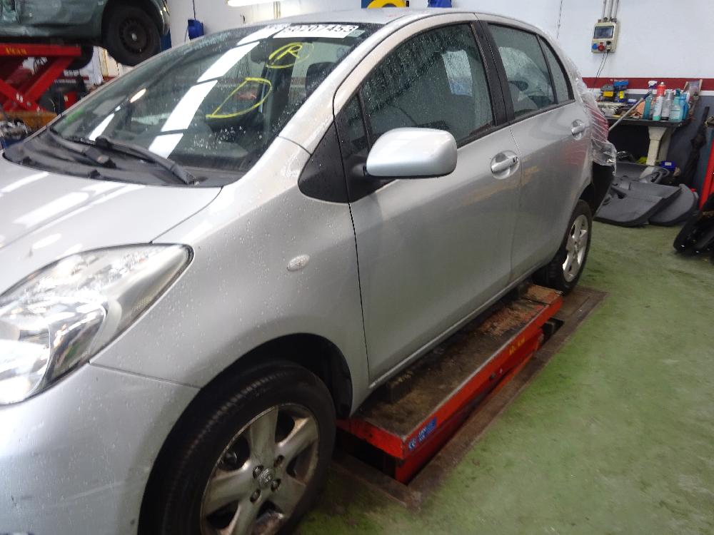 CERRADURA MALETERO PORTON TOYOTA YARIS 2006 1.3 MT 87CV | 64KW