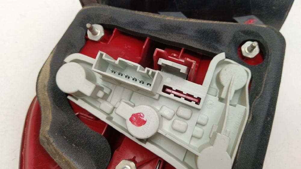 PILOTO TRASERO DERECHO BMW SERIE 3 2.0 320I MT 170CV