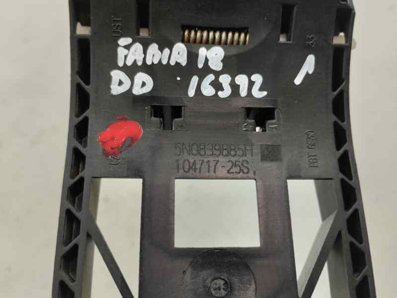 SOPORTE MANETA EXTERIOR DELANTERA DERECHA SKODA FABIA 1.0 MT 75CV