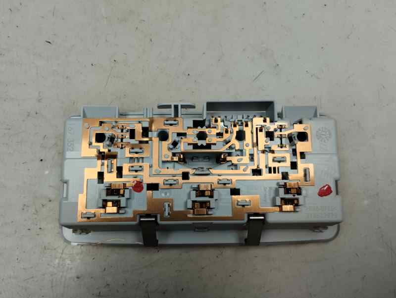 LUZ INTERIOR OPEL CROSSLAND X 1.2 ECOTEC MT 110CV | 81KW