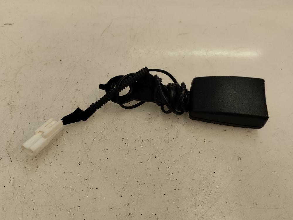 ANCLAJE CINTURON TRASERO DERECHO TOYOTA VERSO 2.0 D-4D MT 128CV