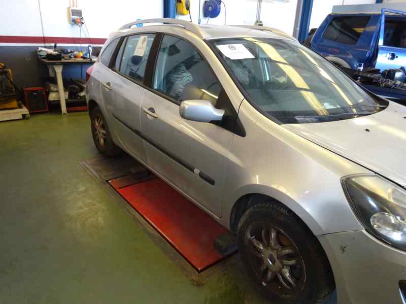 CAJA RELES FUSIBLES RENAULT CLIO 2009 1.5 DCI MT 86CV