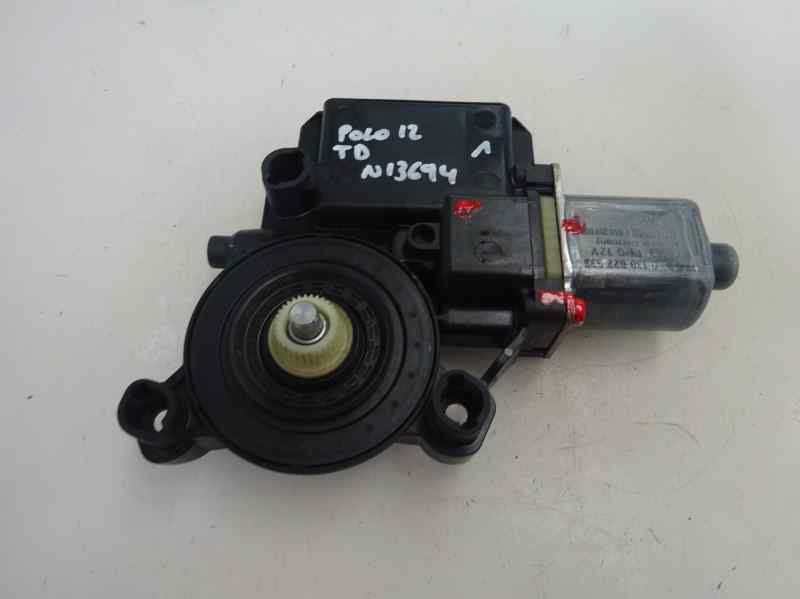 MOTOR ELEVALUNAS TRASERO DERECHO VOLKSWAGEN POLO 2012 1.2 TDI MT 75CV