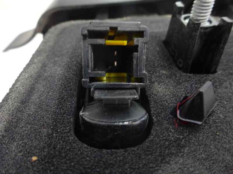 PILOTO TRASERO DERECHO INTERIOR PEUGEOT 2008 1.6 MT 120CV | 88KW