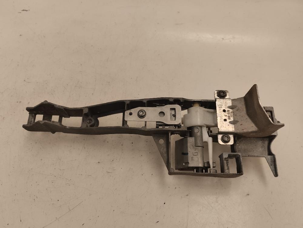 SOPORTE MANETA EXTERIOR DELANTERA IZQUIERDA PEUGEOT 5008 1.6D MT 112CV