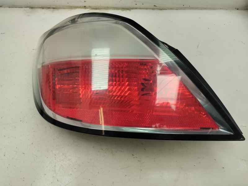 PILOTO TRASERO IZQUIERDO OPEL ASTRA 1.9 CDTI MT 120CV