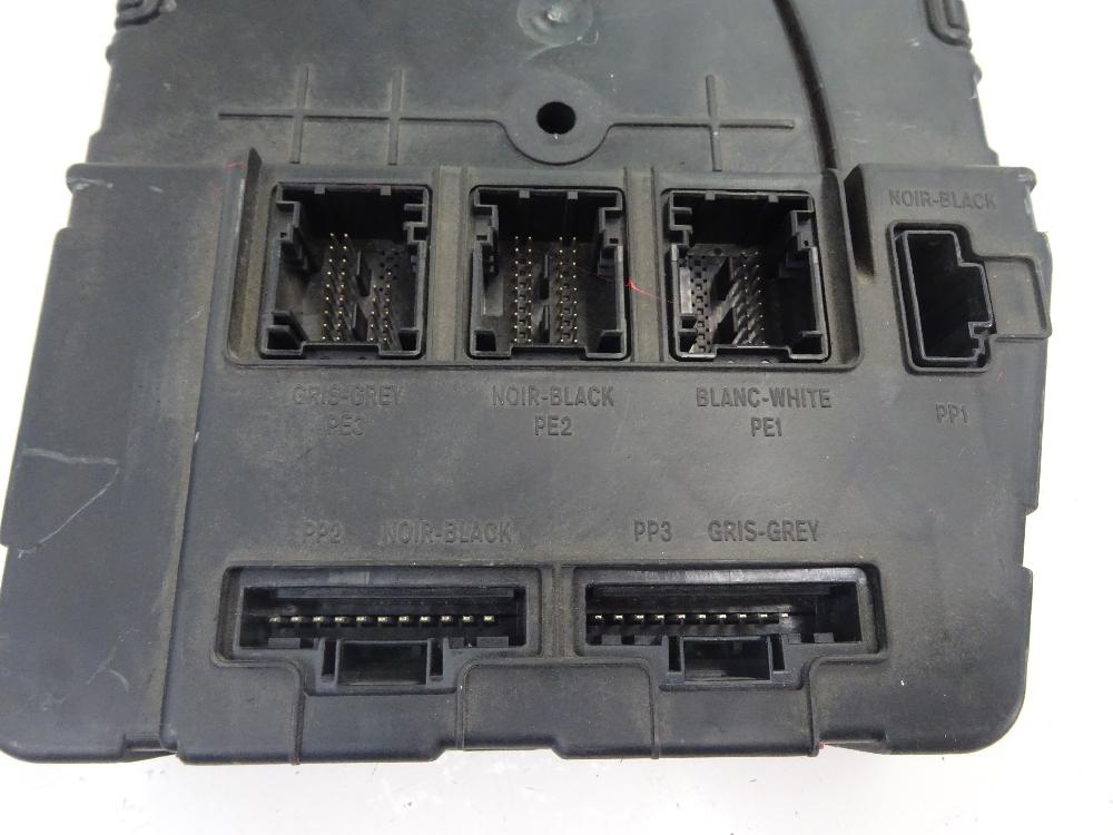 CAJA RELES FUSIBLES RENAULT MEGANE 1.6 MT 113CV