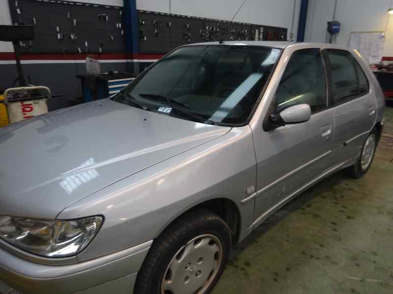 PILOTO TRASERO DERECHO PEUGEOT 306 1.9 MT 69CV | 51KW