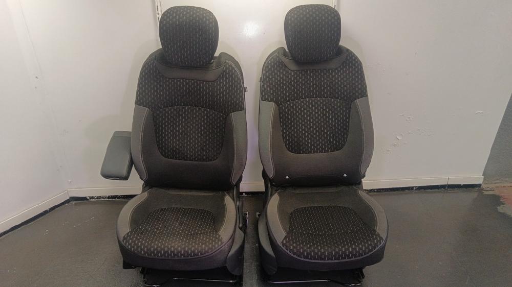 JUEGO ASIENTOS COMPLETO RENAULT CAPTUR 1.3 MT 130CV | 96KW