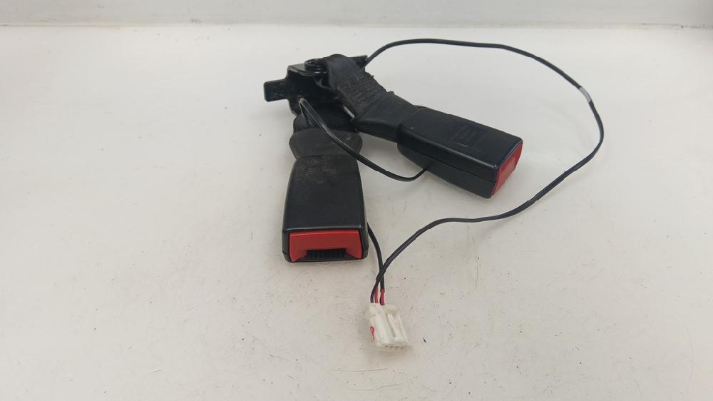 ANCLAJE CINTURON TRASERO DERECHO CITROEN C4 CACTUS 1.6 MT 99CV | 73KW