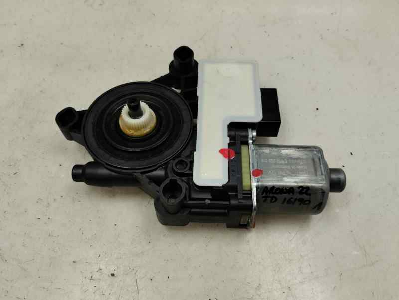 MOTOR ELEVALUNAS TRASERO DERECHO SEAT ARONA 1.0 AMT 110CV | 81KW