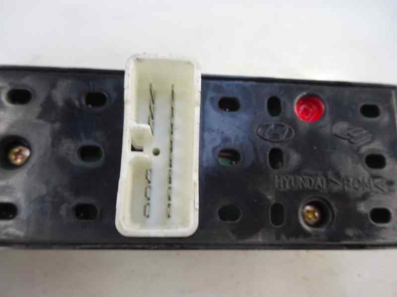 MANDO ELEVALUNAS DELANTERO IZQUIERDO HYUNDAI GETZ 1.3 MT 82CV | 60KW