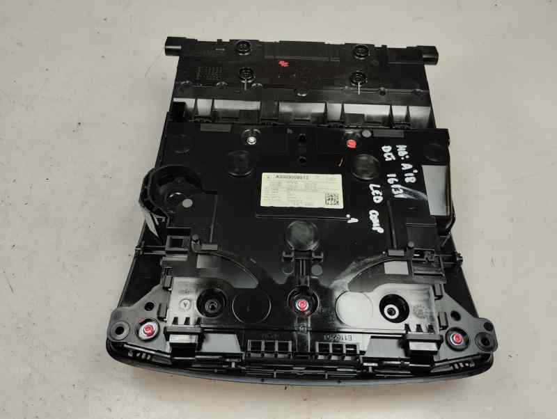 LUZ INTERIOR MERCEDES BENZ CLA 1.5 180 D MT 116CV