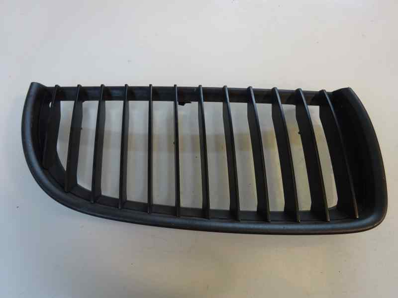 REJILLA PARAGOLPES DERECHA BMW SERIE 3 2.0 320D MT 163CV