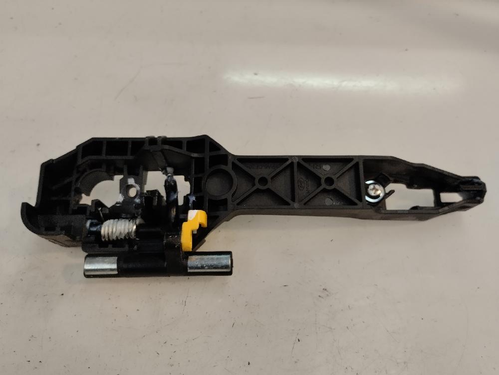 SOPORTE MANETA EXTERIOR DELANTERA DERECHA HYUNDAI I10 1.0 MT 67CV | 49KW