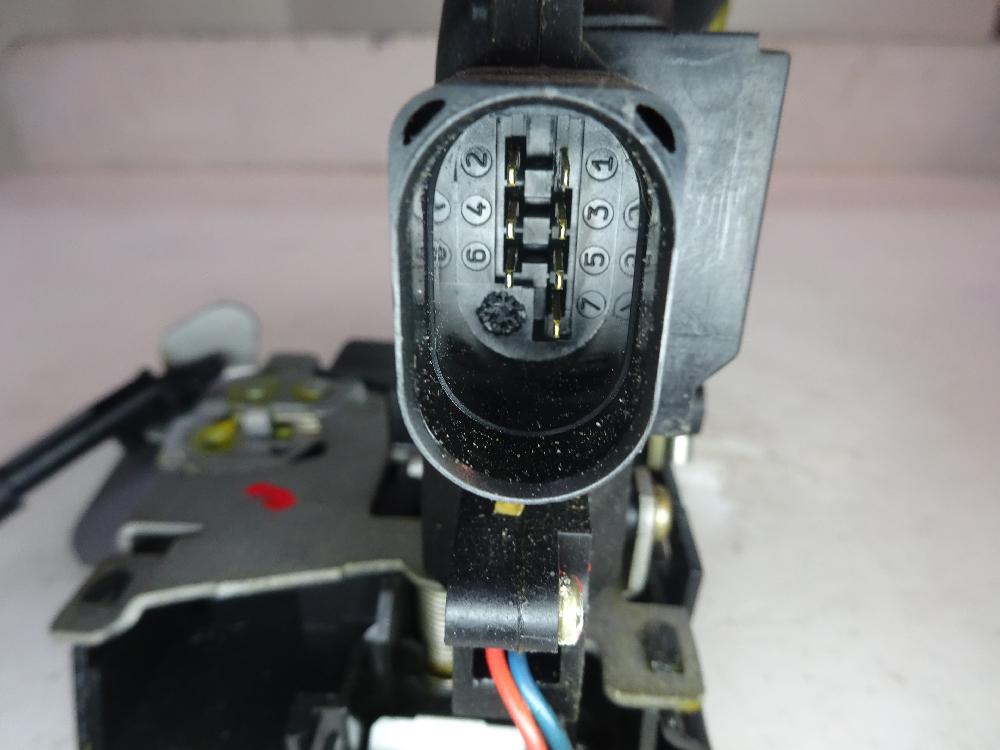 CERRADURA PUERTA TRASERA DERECHA AUDI A4 2003 1.9 TDI 6MT 130CV