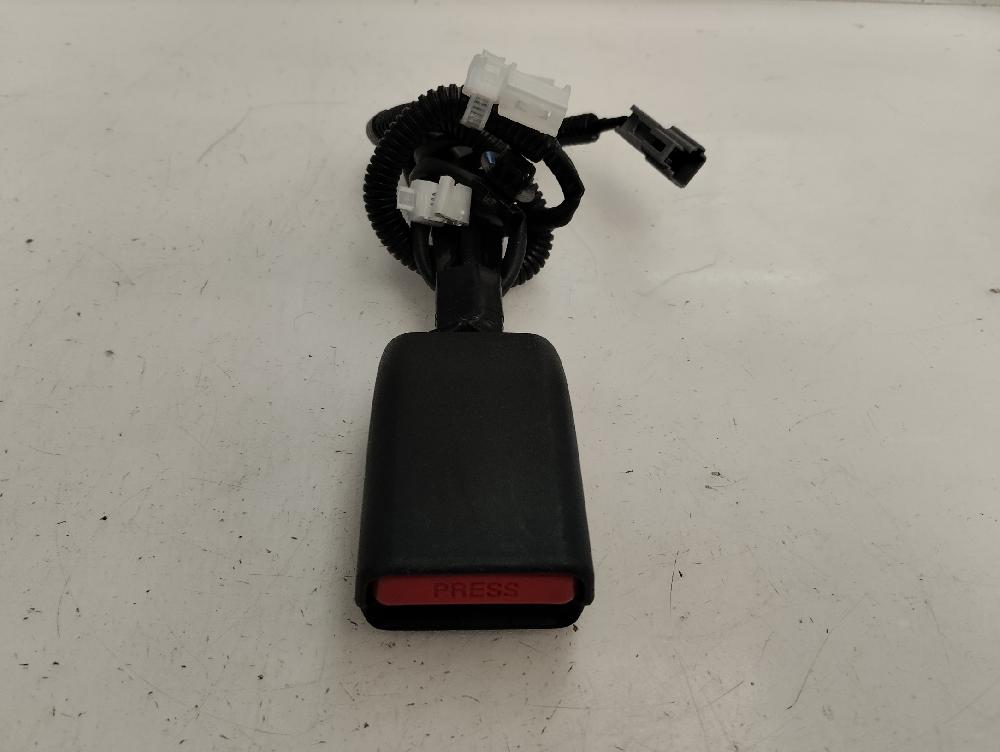 ANCLAJE CINTURON DELANTERO DERECHO TOYOTA VERSO 1.6 MT 132CV | 97KW
