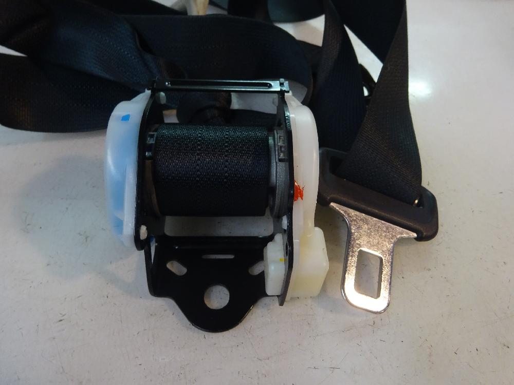 CINTURON SEGURIDAD TRASERO DERECHO NISSAN MICRA 1.2 MT 80CV