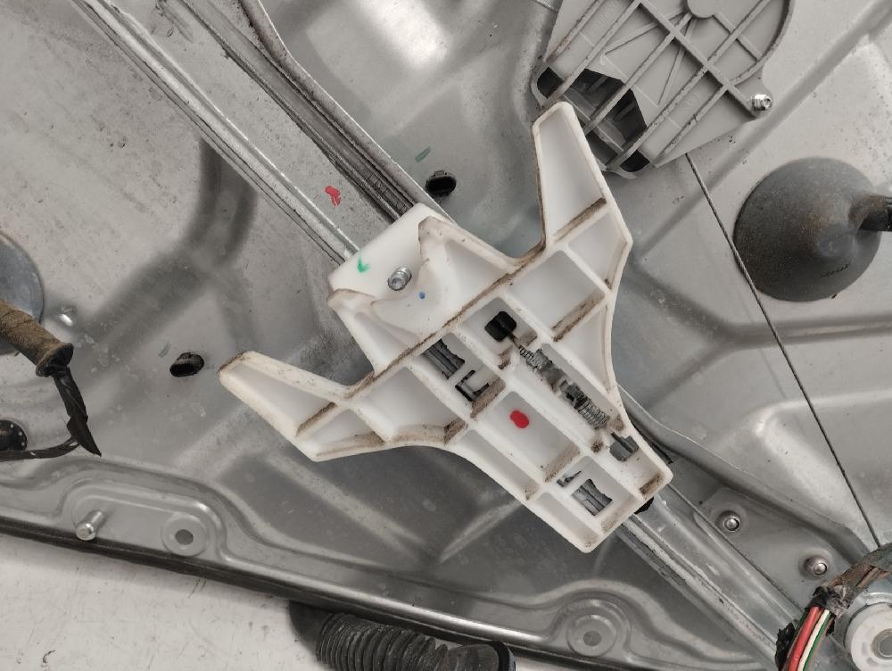 ELEVALUNAS TRASERO DERECHO KIA CEED 1.6 MT 113CV | 83KW