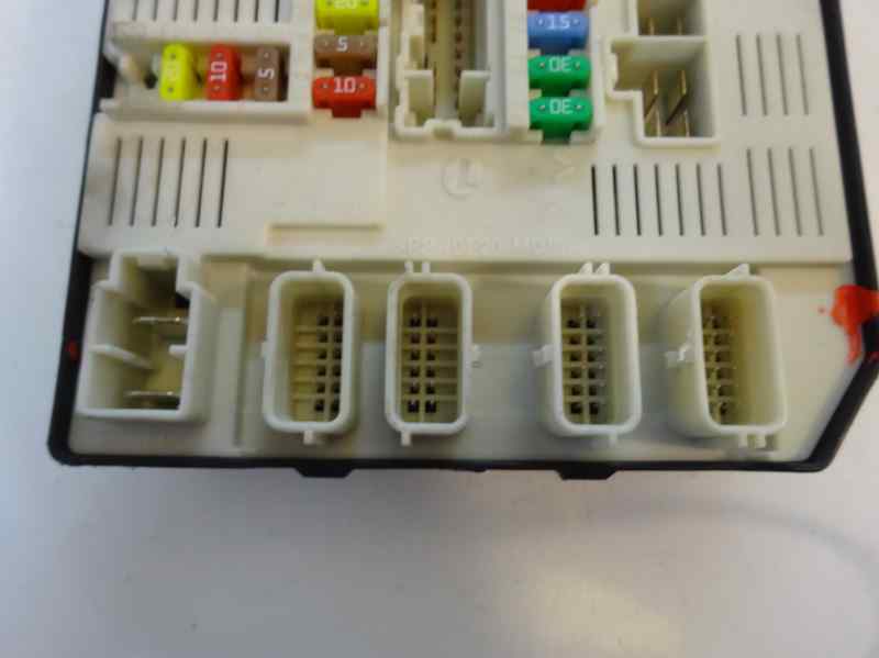 CAJA RELES FUSIBLES RENAULT MEGANE 2010 1.5 DCI MT 106CV