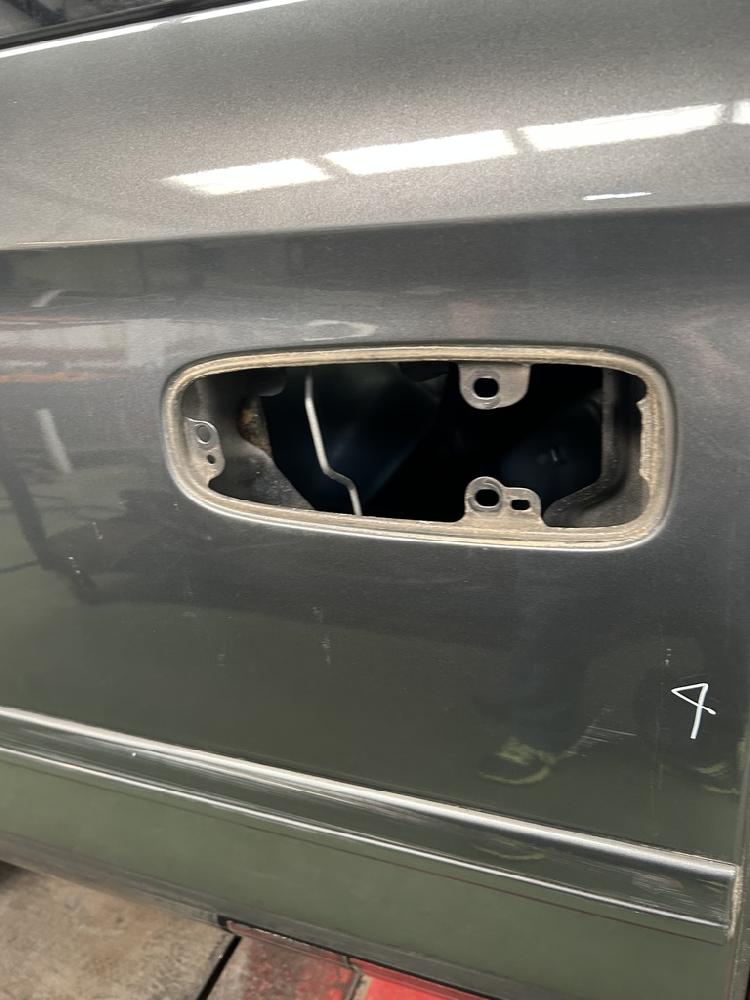 PUERTA TRASERA DERECHA CHRYSLER VOYAGER 2.8D AT 150CV
