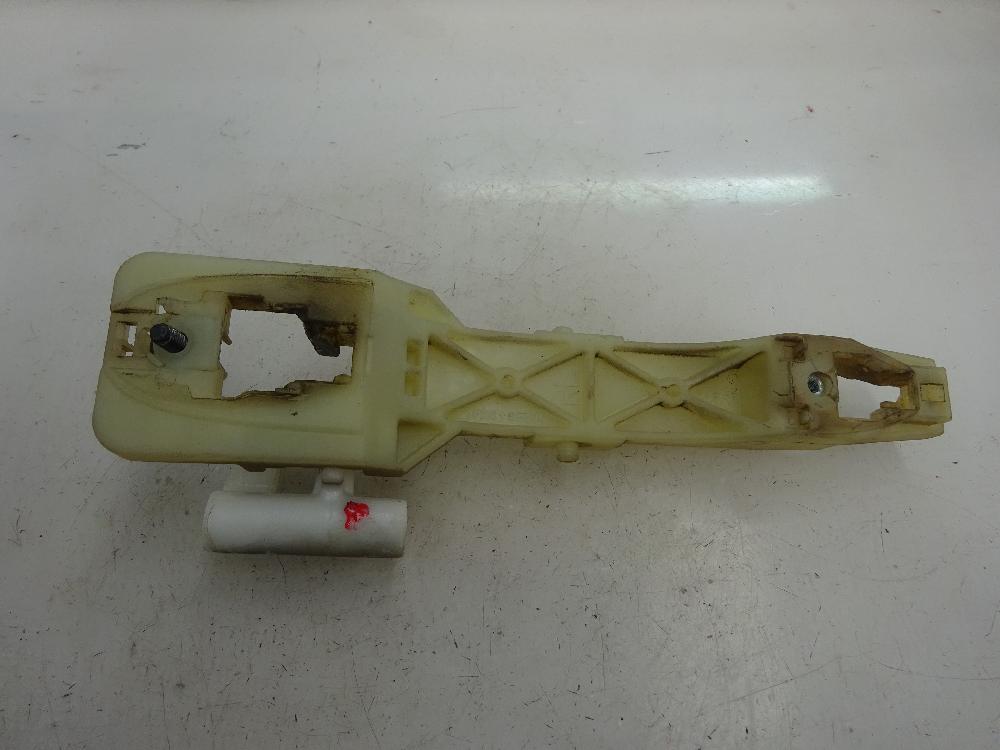 SOPORTE MANETA EXTERIOR PUERTA TRASERA IZQUIERDA KIA CARENS 2.0 CRDI MT 140CV