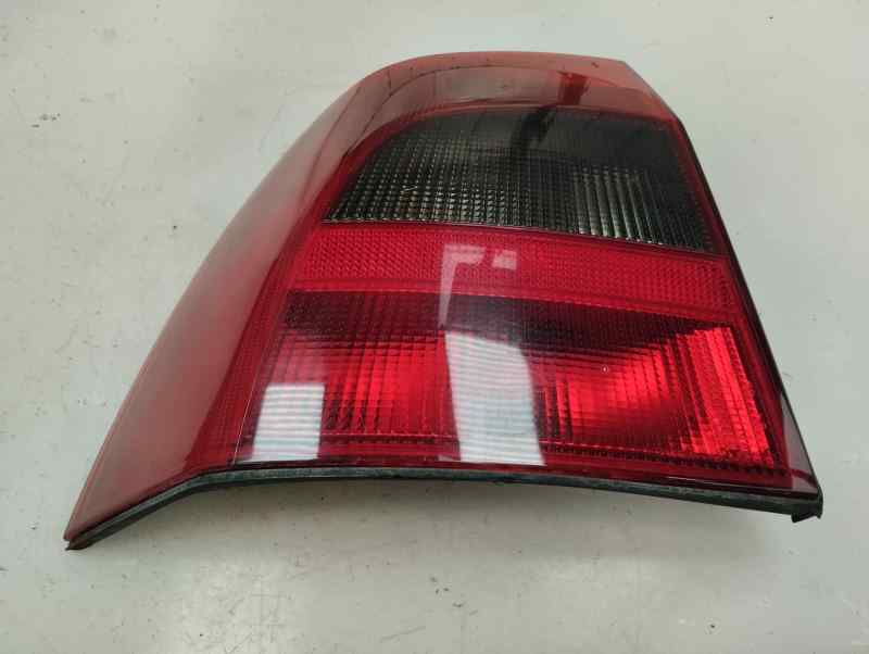 PILOTO TRASERO IZQUIERDO OPEL VECTRA 1.6 MT 101CV