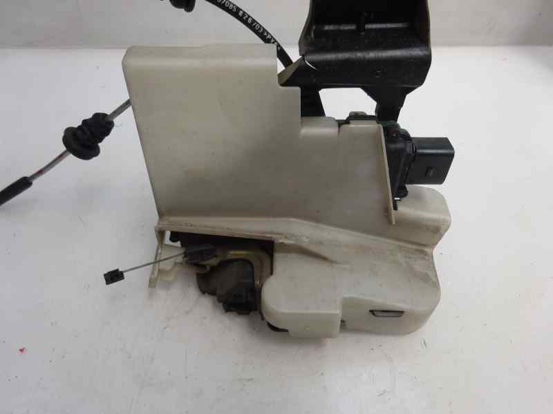 CERRADURA PUERTA DELANTERA DERECHA VOLKSWAGEN GOLF 1.4 MT 75CV