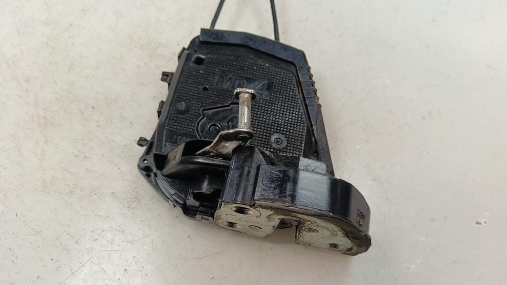 CERRADURA PUERTA TRASERA DERECHA TOYOTA YARIS 1.4 D-4D MMT 89CV