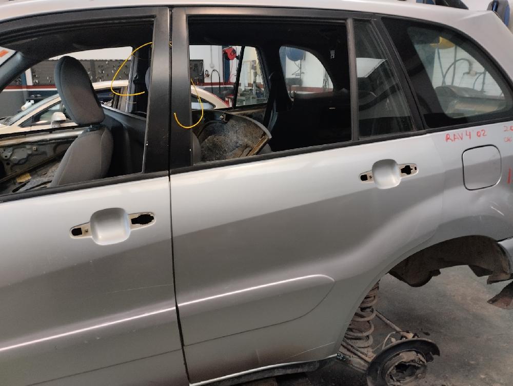 PUERTA TRASERA IZQUIERDA TOYOTA RAV4 2.0 MT 4WD 116CV | 85KW