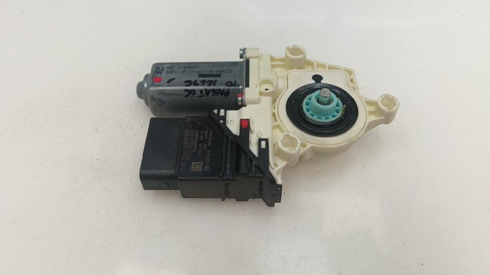 MOTOR ELEVALUNAS TRASERO DERECHO VOLKSWAGEN PASSAT 2.0 TDI DSG 140CV | 103KW