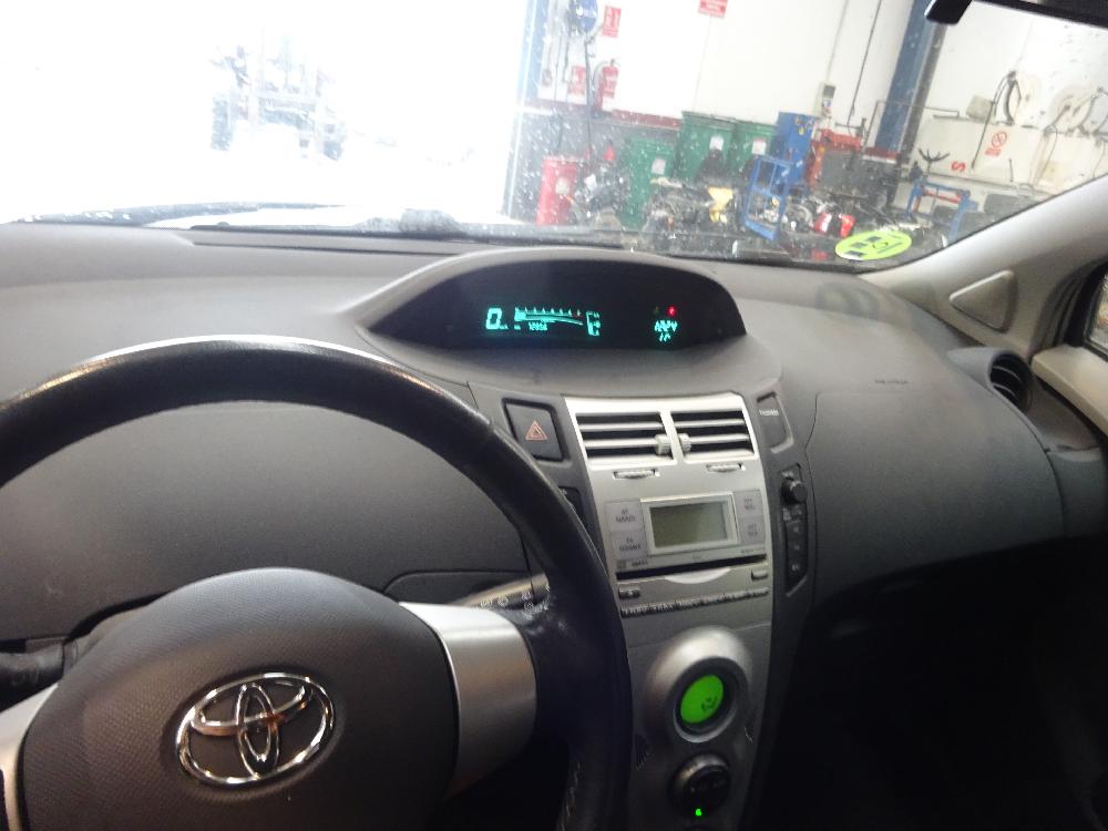 CERRADURA MALETERO PORTON TOYOTA YARIS 2006 1.3 MT 87CV | 64KW