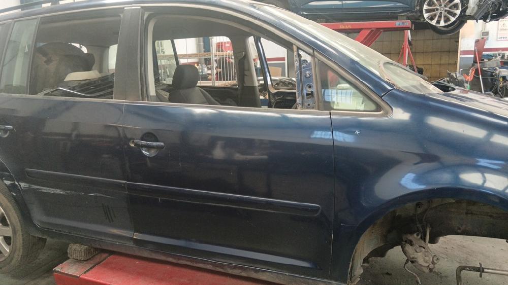 PUERTA DELANTERA DERECHA VOLKSWAGEN TOURAN 1.9 TDI MT 105CV | 77KW