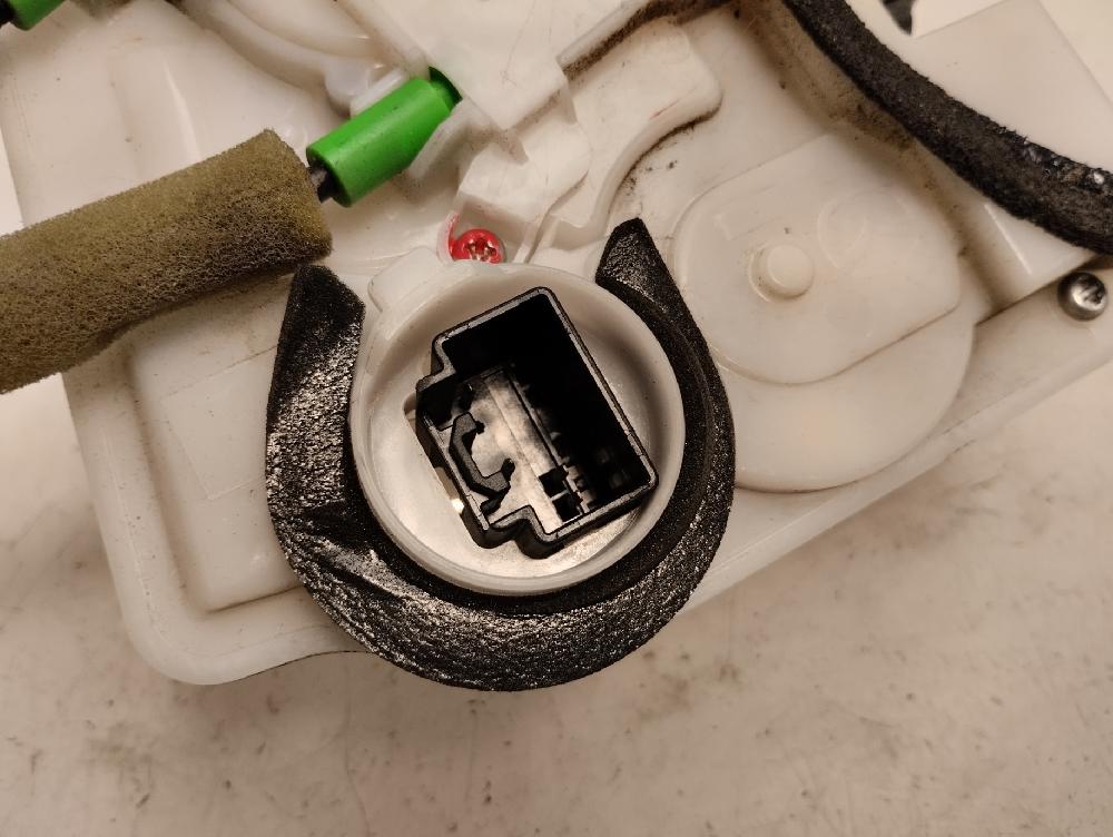 CERRADURA PUERTA TRASERA IZQUIERDA MAZDA 3 2.2 CITD MT 150CV