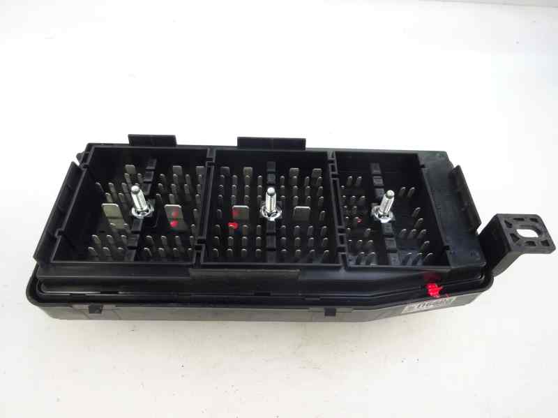 CAJA RELES FUSIBLES CHEVROLET CAPTIVA 2.2 D MT 5 PLAZAS 163CV
