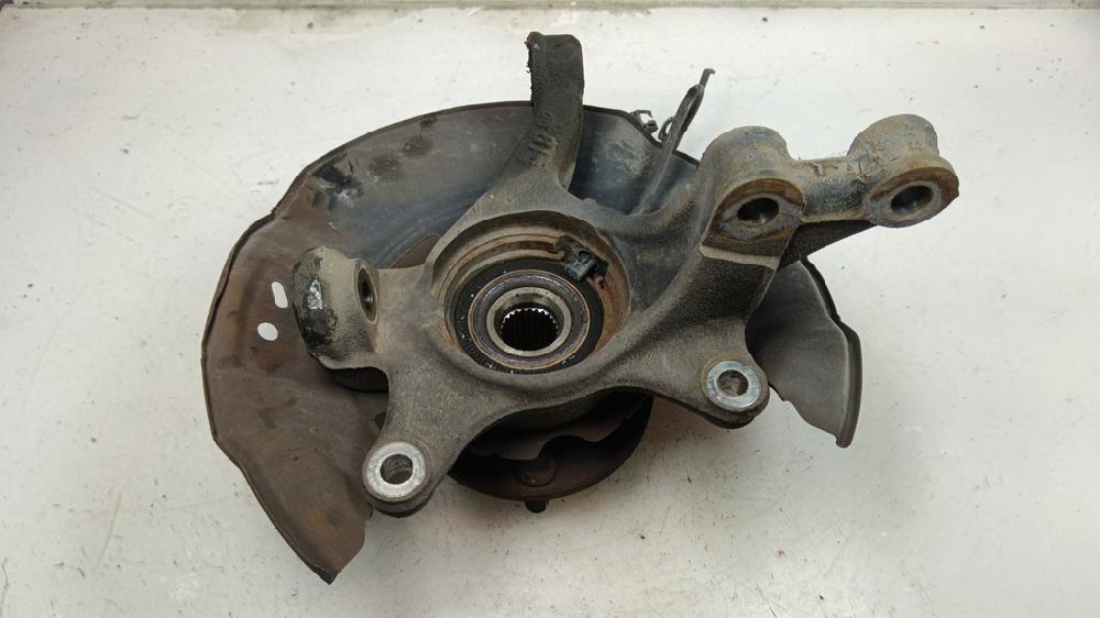 MANGUETA DELANTERA IZQUIERDA TOYOTA YARIS 1.4 D-4D MMT 89CV