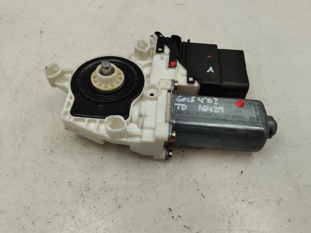 MOTOR ELEVALUNAS TRASERO DERECHO VOLKSWAGEN GOLF 1.9 TDI MT 90CV