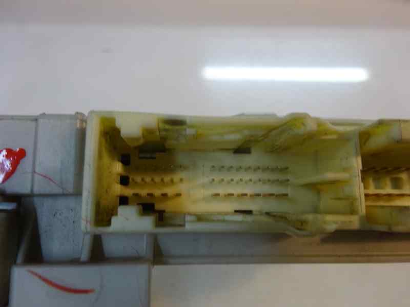 CAJA RELES FUSIBLES TOYOTA PRIUS 1.8CVT 99CV