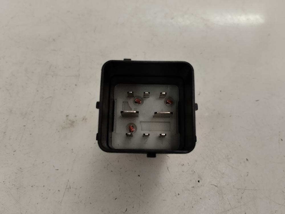 CAJA PRECALENTAMIENTO PEUGEOT 206 1.4 HDI MT 68CV