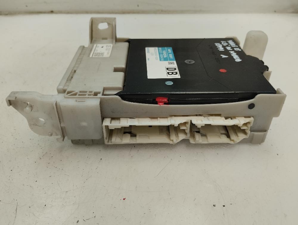 CAJA RELES FUSIBLES TOYOTA YARIS 1.5 MT 106CV