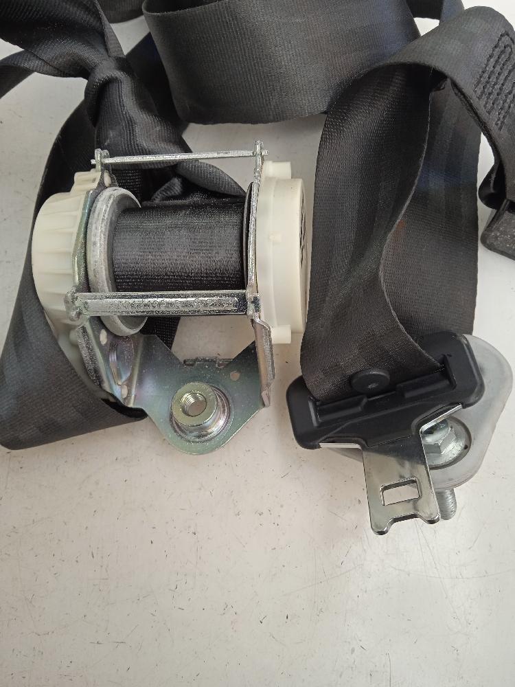 CINTURON SEGURIDAD TRASERO DERECHO RENAULT MODUS 1.2 MT 75CV