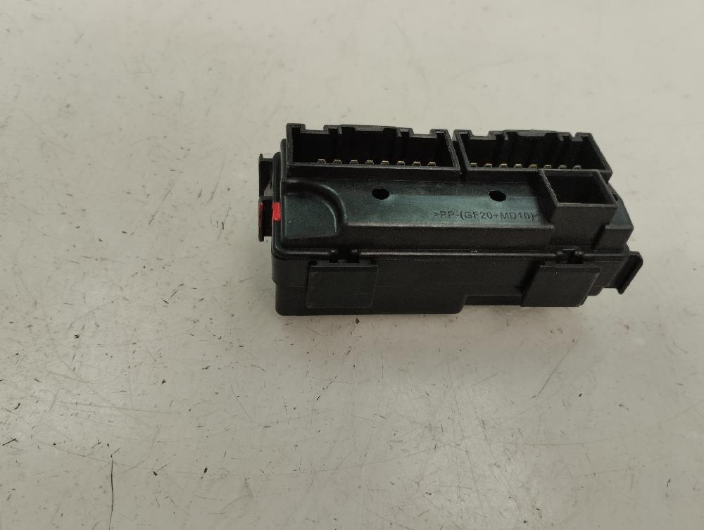 CAJA RELES FUSIBLES HYUNDAI I40 1.7 CRDI MT 141CV
