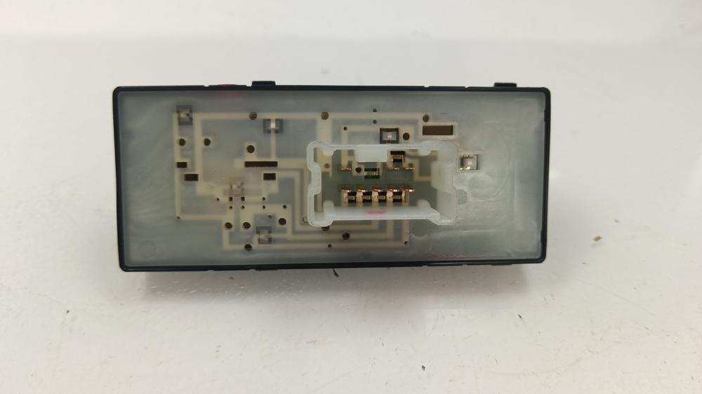 MANDO ELEVALUNAS DELANTERO DERECHO NISSAN QASHQAI 1.3 MT 140CV